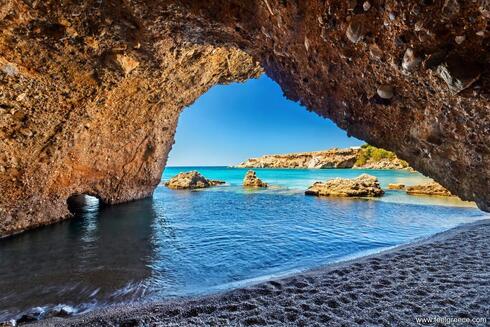 Staousa beach