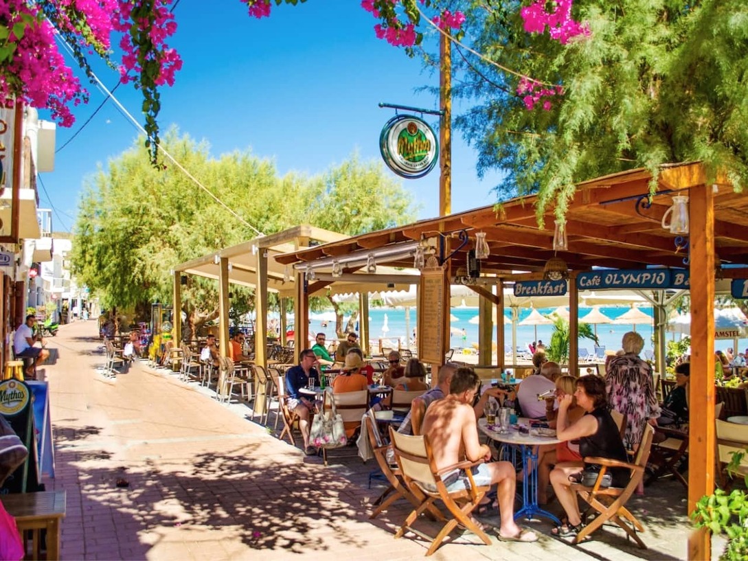 Το Γραφικό Λιμανάκι του Μακρύ Γιαλού